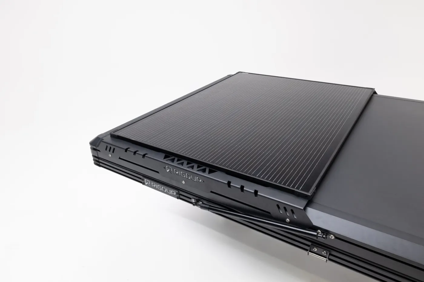 Solar panel on the Nomad 1.4M hardshell lid